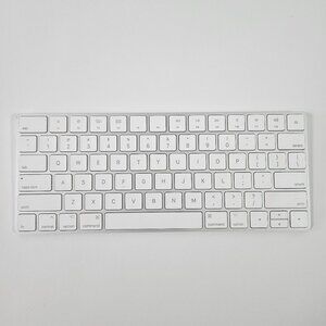 Apple Magic Keyboard (White/Silver) A1644 MLA22LL/A No USB Cable